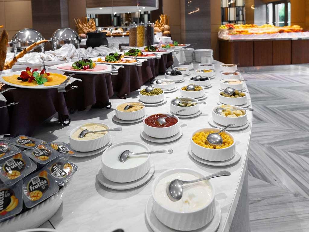 Moevenpick Hotel Tashkent Restaurant photo